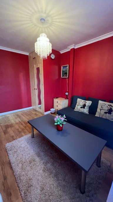 Palaz 6 - 2 Bedroom Flat Эдмонтон Экстерьер фото