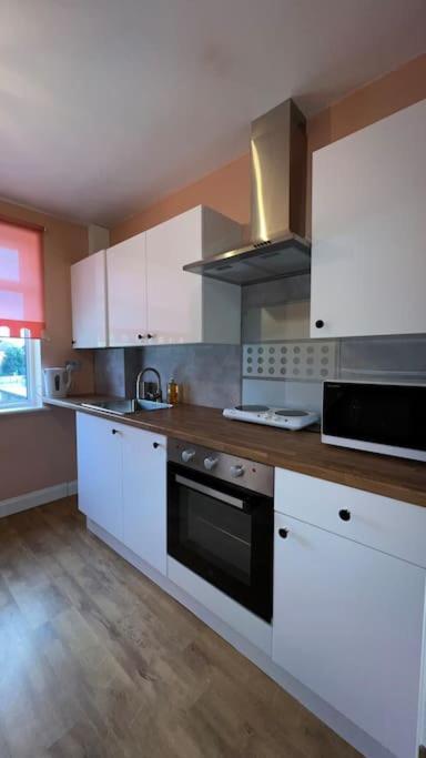Palaz 6 - 2 Bedroom Flat Эдмонтон Экстерьер фото